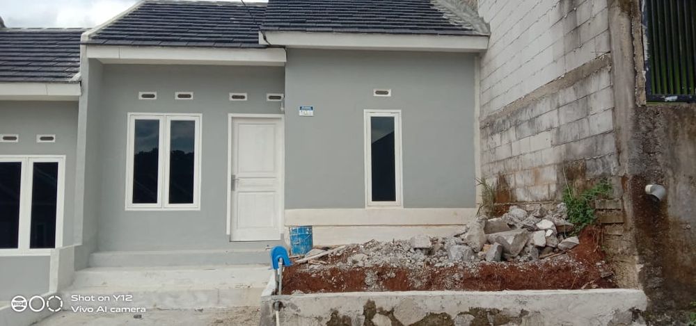 foto tampak rumah tipe 30/72 perumahan Pesona Bukit Cikembar