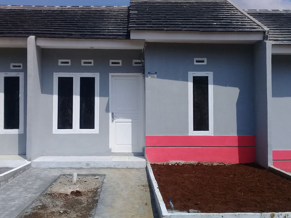 foto tampak rumah tipe 30/72 perumahan Pesona Bukit Cikembar