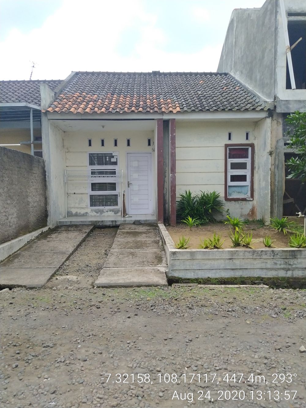 foto tampak rumah tipe subsidi perumahan VILLA BUNGURSARI