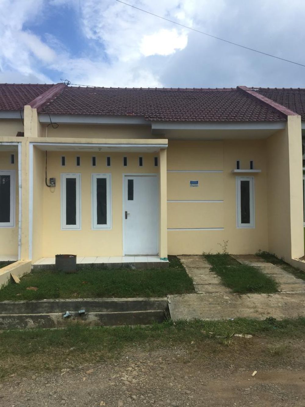 foto tampak rumah tipe 36 perumahan Pesona Griya Karanganyar 3