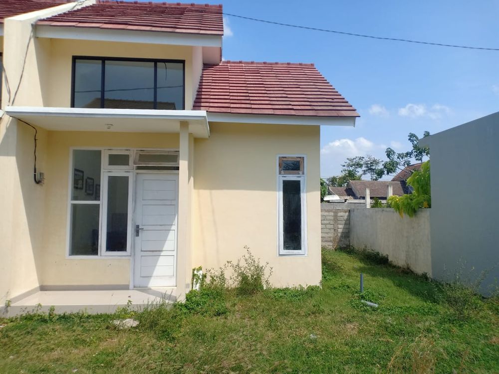 foto tampak rumah tipe 51/108 perumahan GREEN PRATAMA