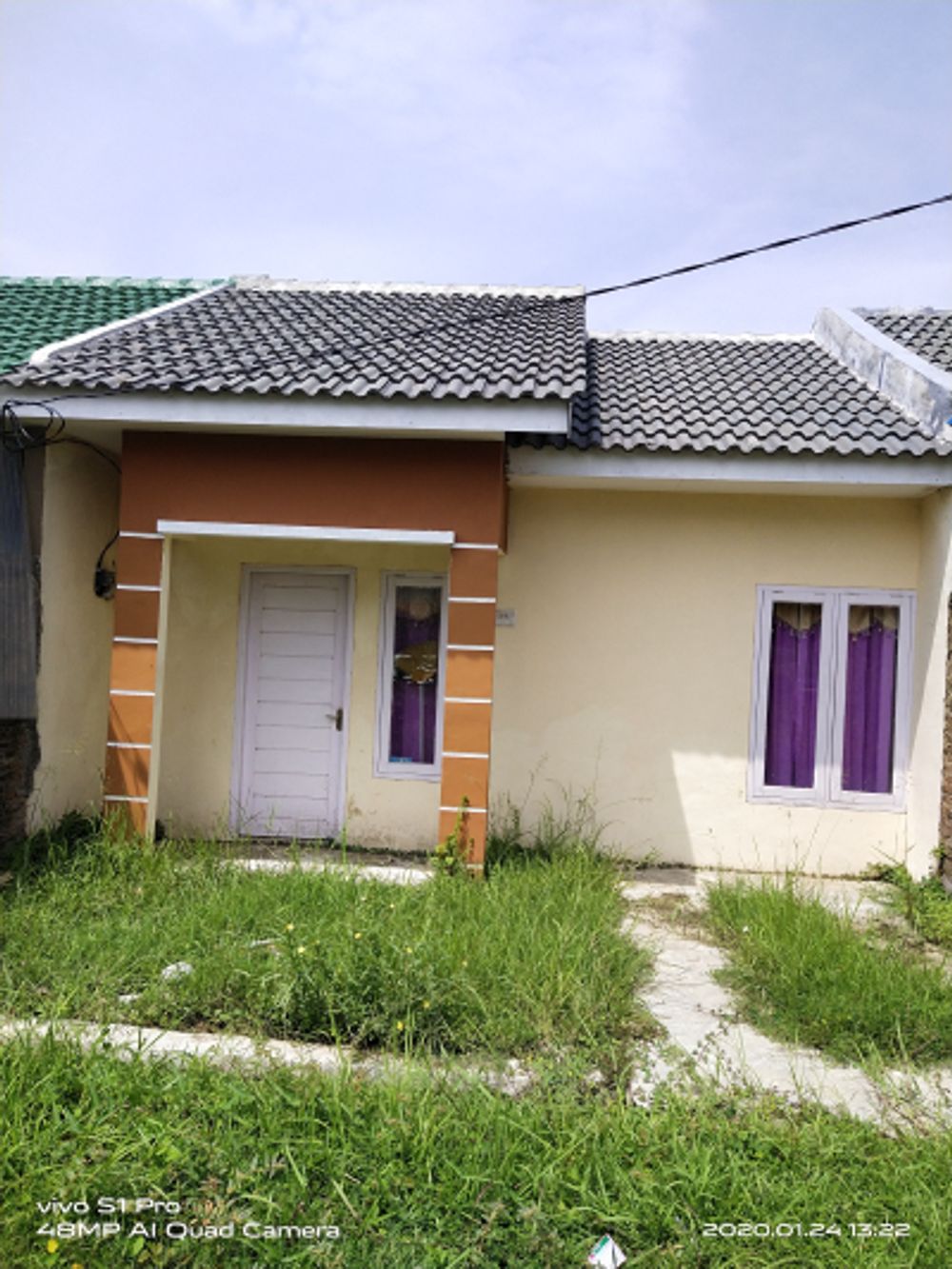 foto tampak rumah tipe 36/72 perumahan Griya ciledug indah
