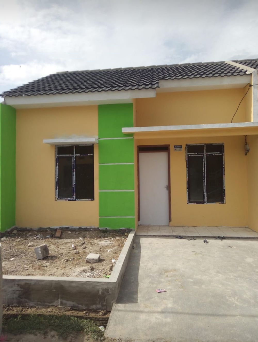 foto tampak rumah tipe 32/60 perumahan KIARA RAHAYU