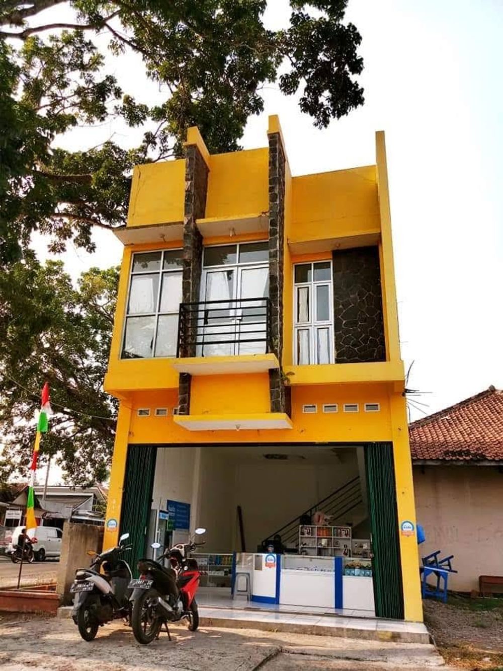 foto tampak rumah tipe Ruko perumahan Citra manggala estate
