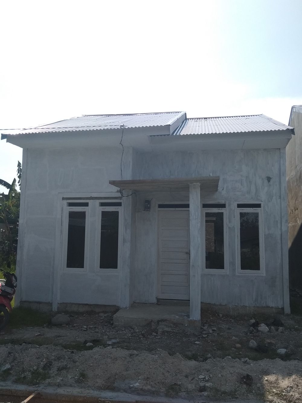 foto tampak rumah tipe 36/84 perumahan GRIYA WANAYU