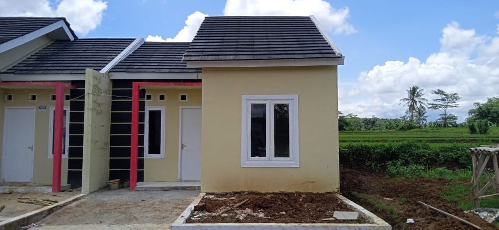 foto tampak rumah tipe lux eksklusif perumahan Nungky Residence Hills