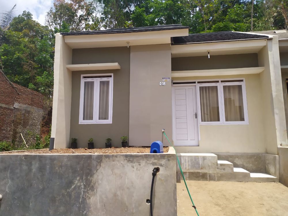 foto tampak rumah tipe 36/66 perumahan Center Asri