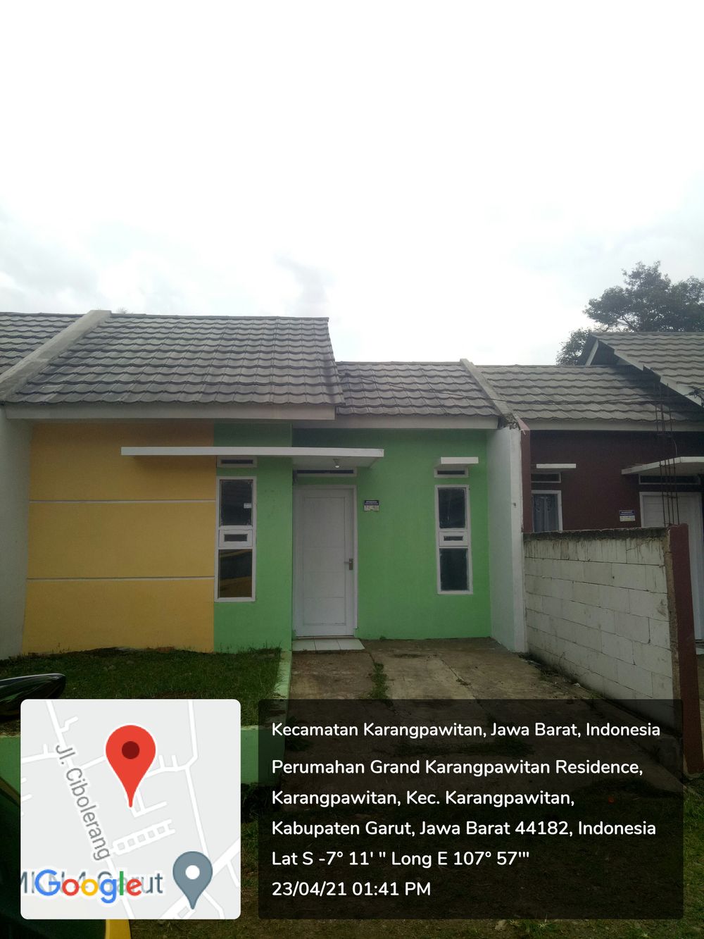 foto tampak rumah tipe 36/72 perumahan Grand Karangpawitan Residence