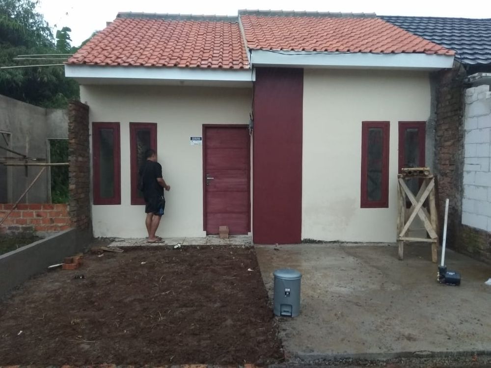 foto tampak rumah tipe 34/60 perumahan Pamoyanan Residence