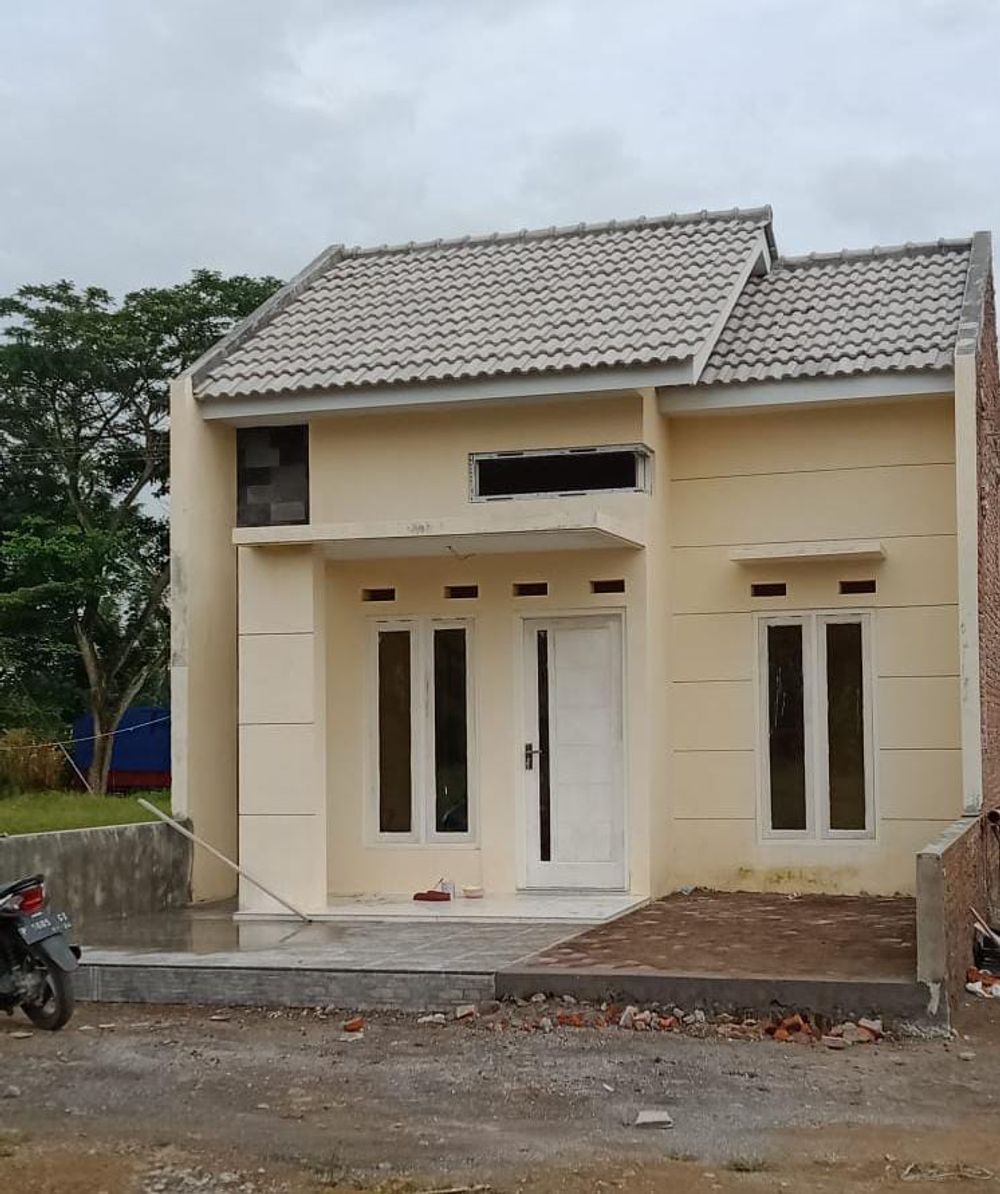 foto tampak rumah tipe 36/72 perumahan GRAHA KANAYA