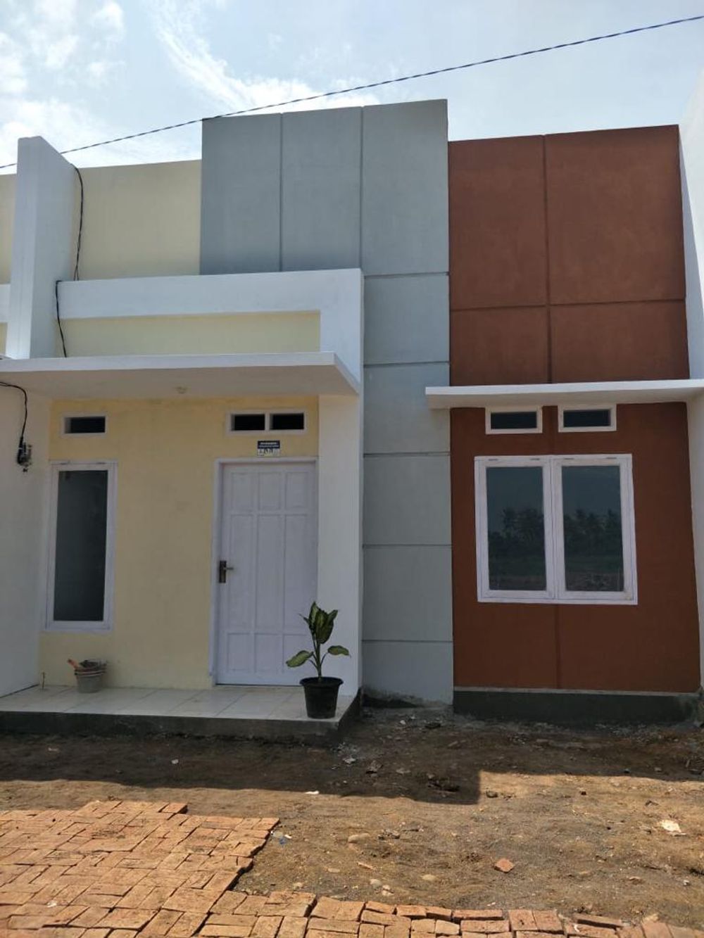 foto tampak rumah tipe 32 perumahan PERMATA INDAH RESIDENCE