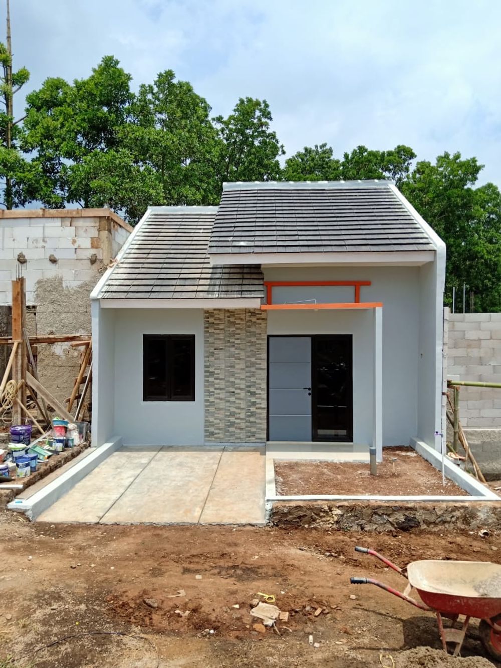 foto tampak rumah tipe 36/66 perumahan Giri Wibawa Mukti