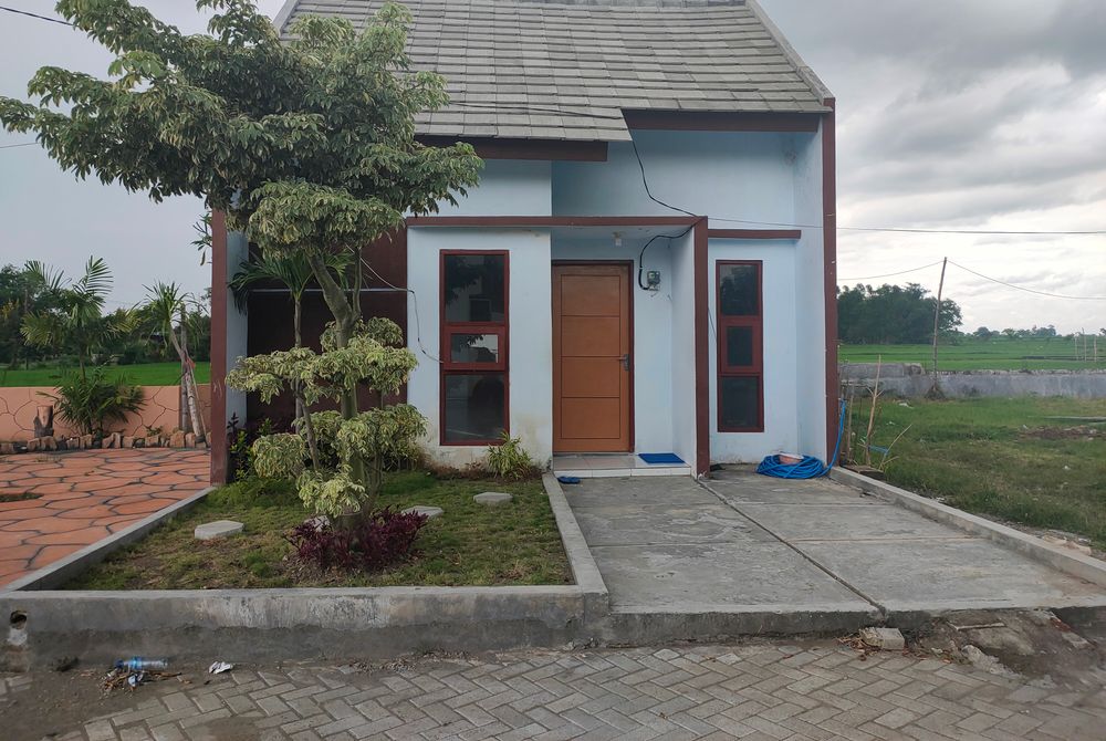 foto tampak rumah tipe 30/72 perumahan Grand Ngimbang