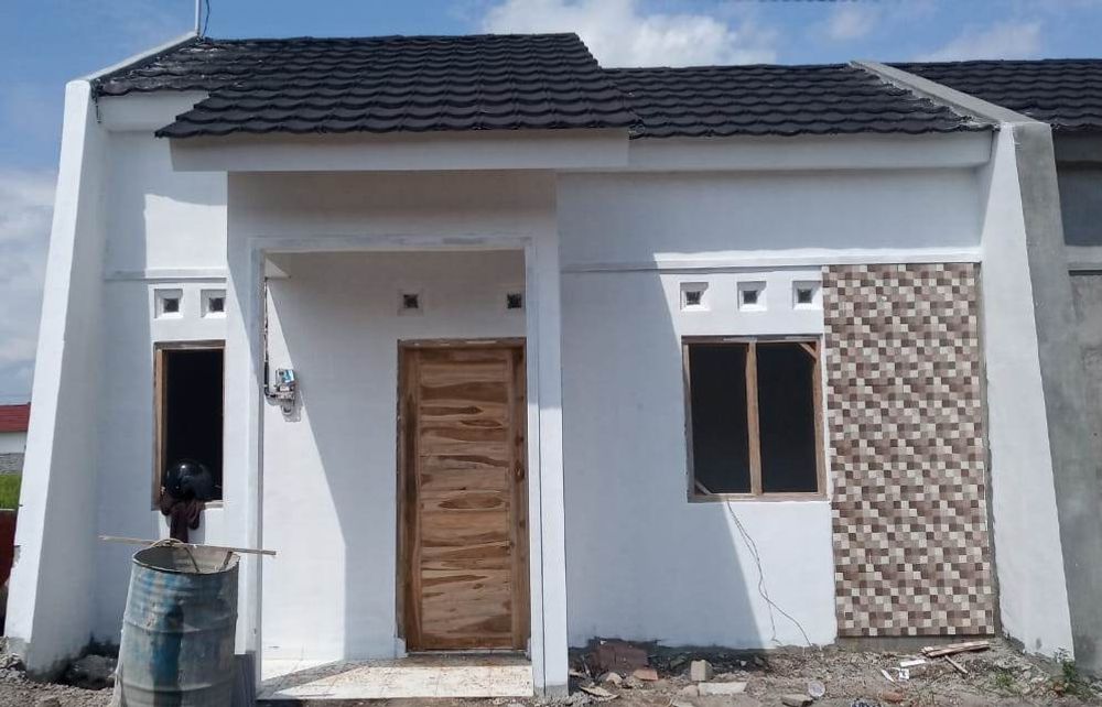 foto tampak rumah tipe 36/60 perumahan Griya Bhina Karya 8
