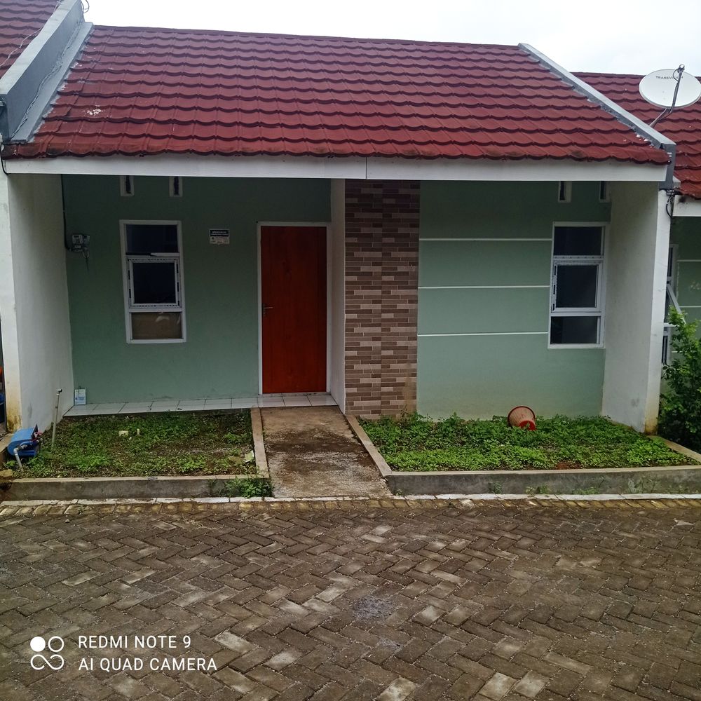 foto tampak rumah tipe 30/60 perumahan Citra Mutiara Pringsari