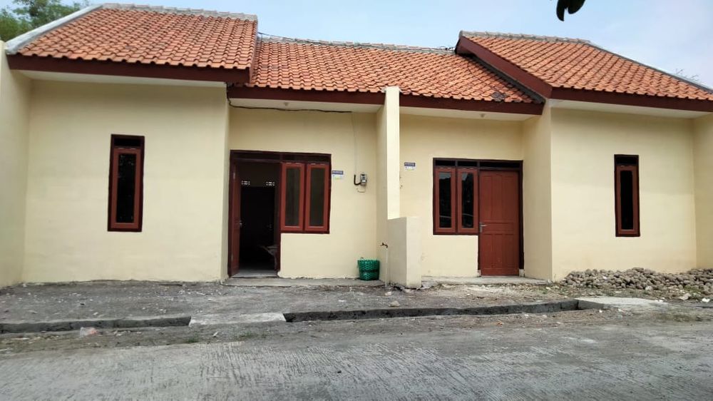 foto tampak rumah tipe 32/60 perumahan PURI MANDIRI 4