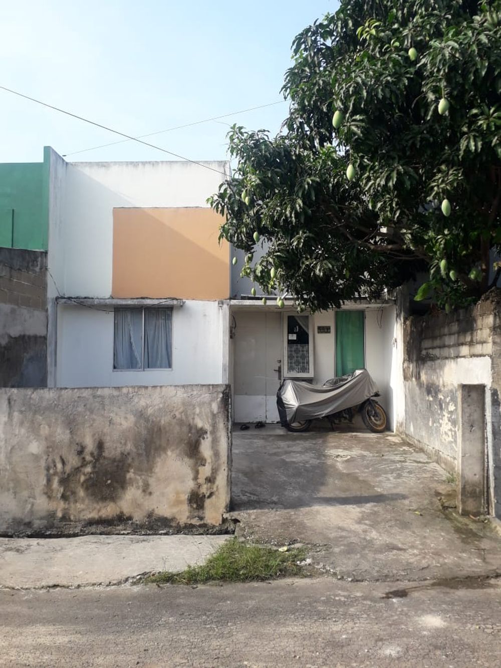 foto tampak rumah tipe 23/72 perumahan KOTAMAS MARINA  