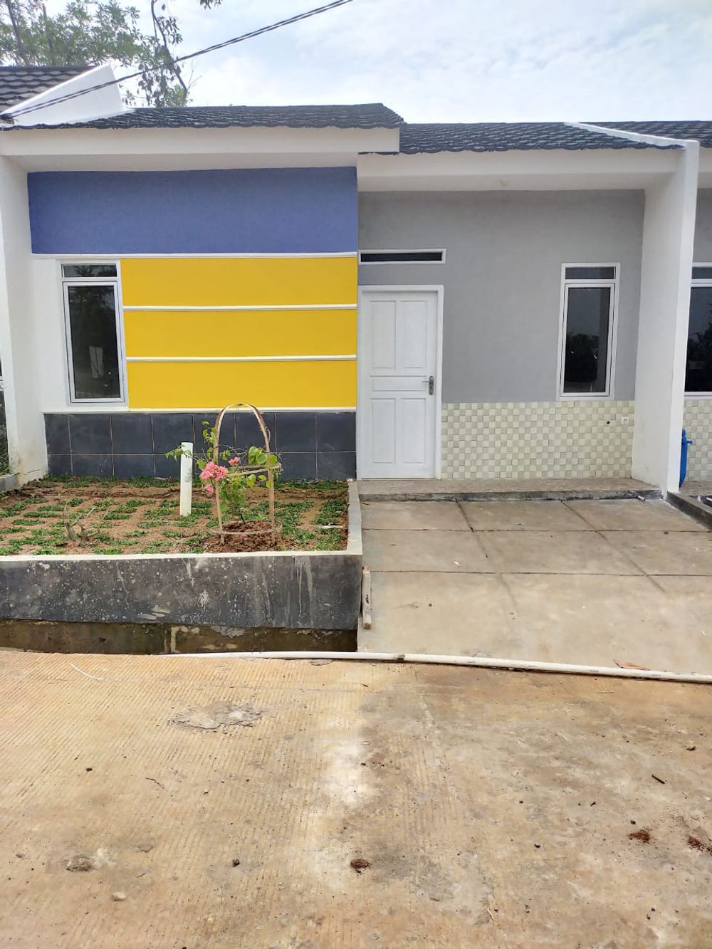 foto tampak rumah tipe 42/72 perumahan Green Ciomas Residence 2