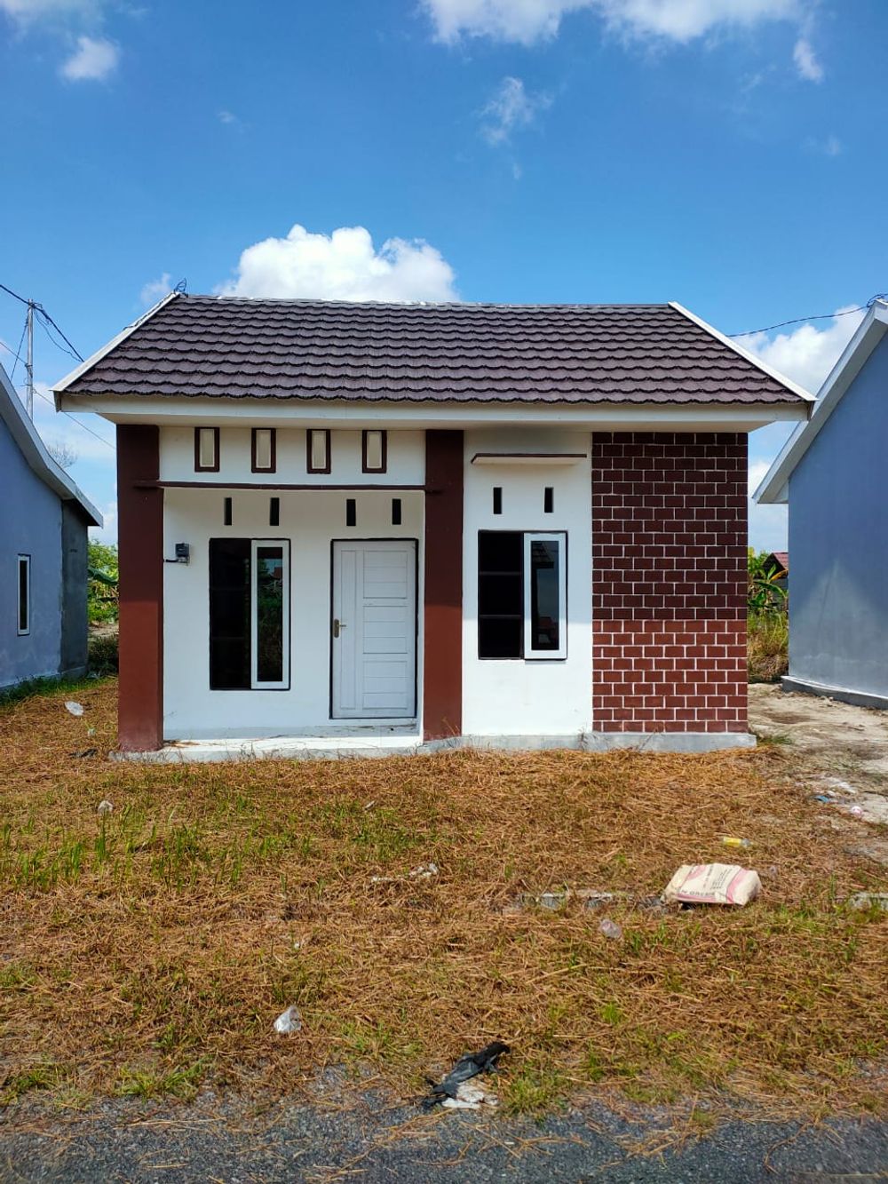foto tampak rumah tipe 36 Blok 14 Barat perumahan Bina Karya Permai
