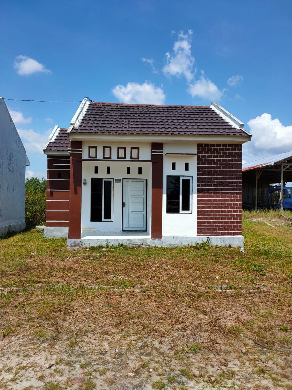 foto tampak rumah tipe 36 Blok 15 Barat perumahan Bina Karya Permai