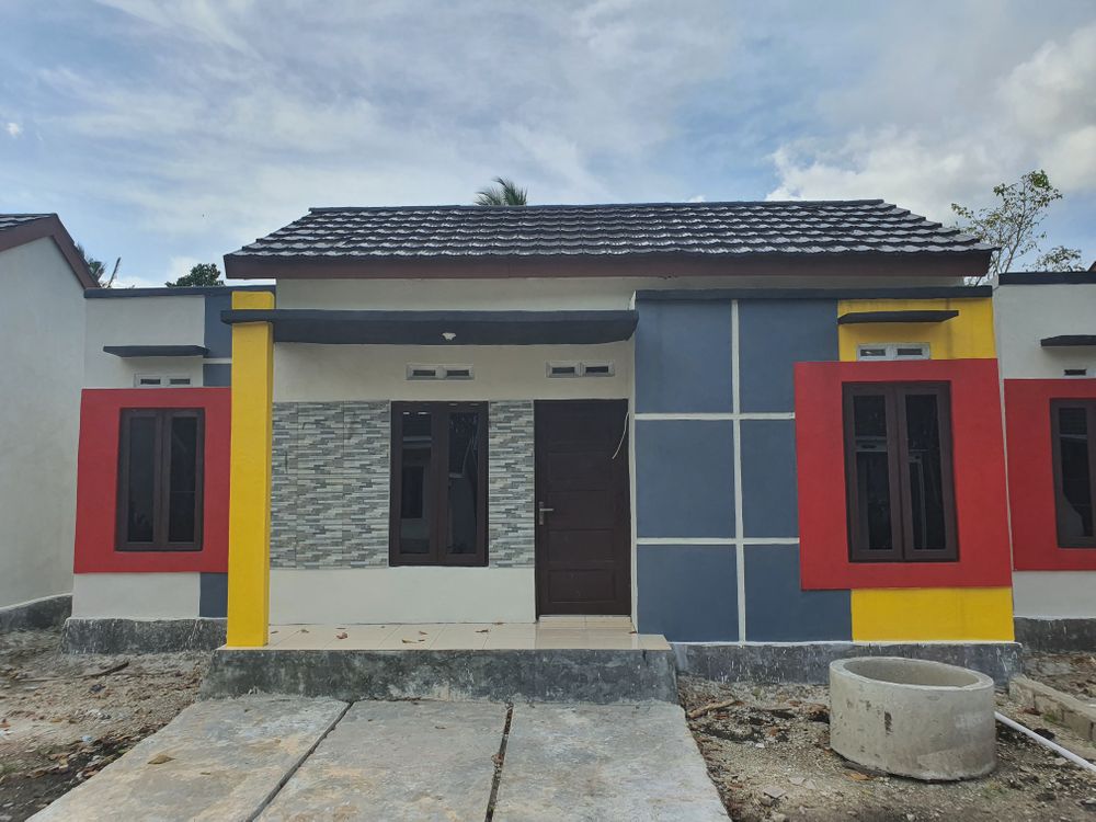 foto tampak rumah tipe Alfa Platinum perumahan Karya Utama Sinergia