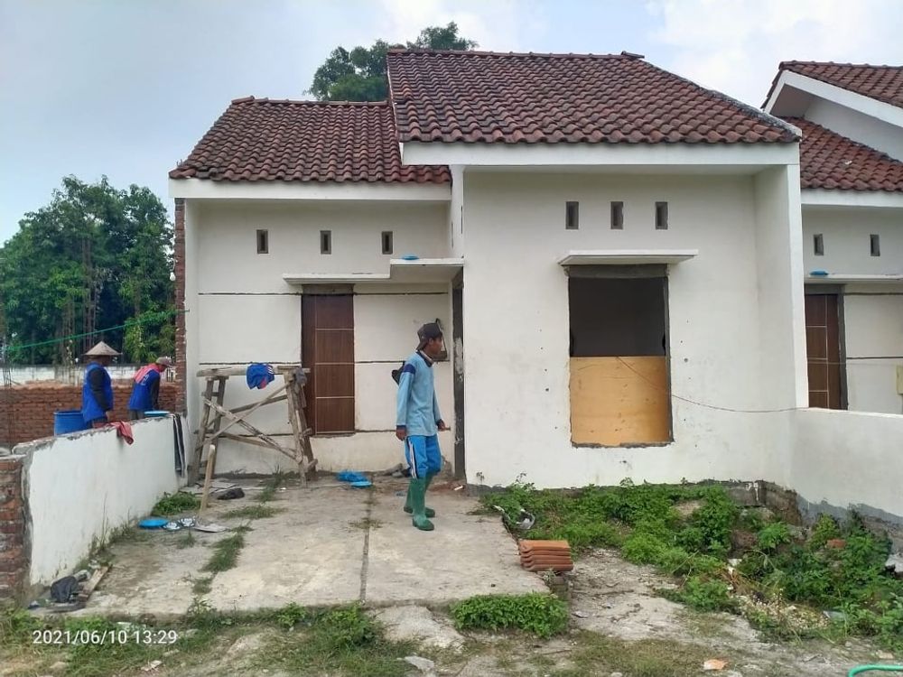 foto tampak rumah tipe 30/60 perumahan Griya kemantren indah