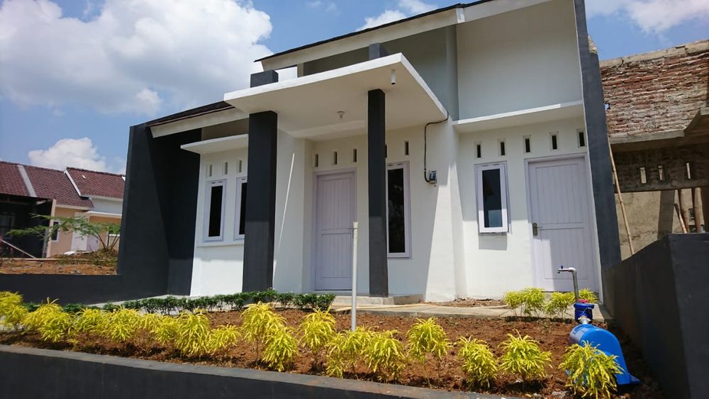 foto tampak rumah tipe AMARILIS perumahan GRAND ASA KALIBAGOR