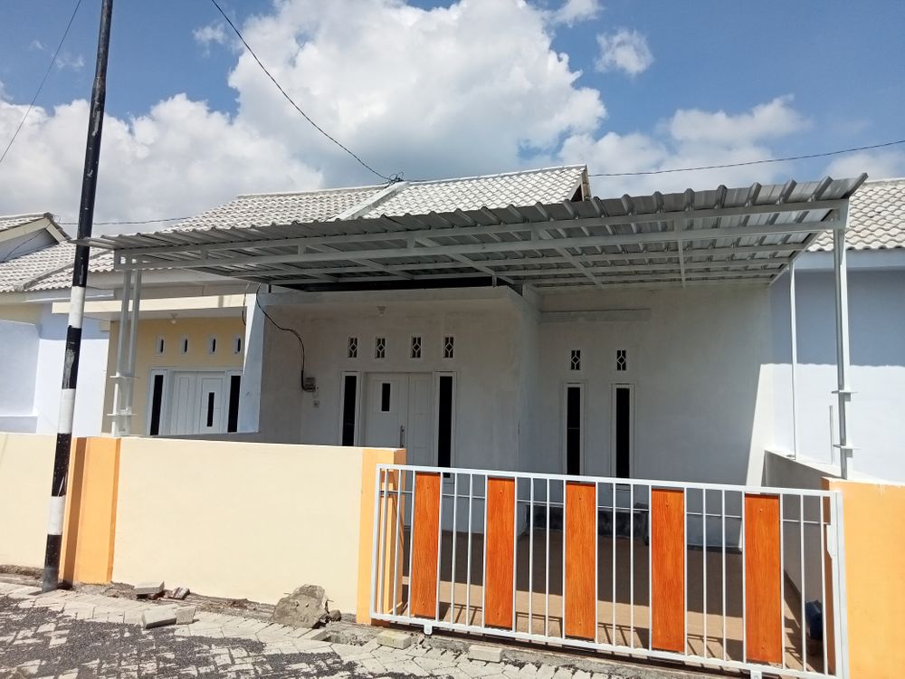 foto tampak rumah tipe 36/68 perumahan Citarum City