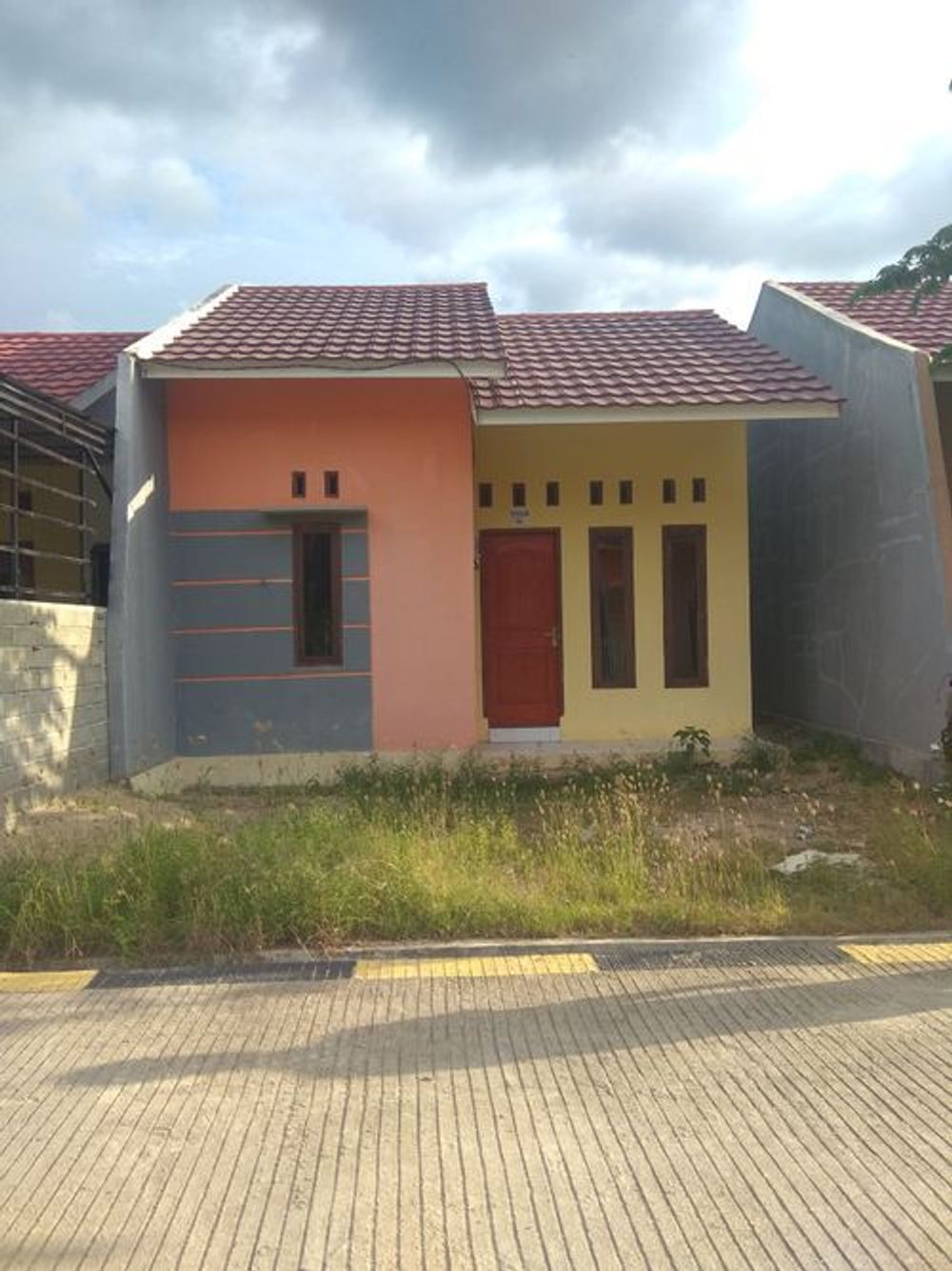 foto tampak rumah tipe 36/98 perumahan Buntuna Permai Indah