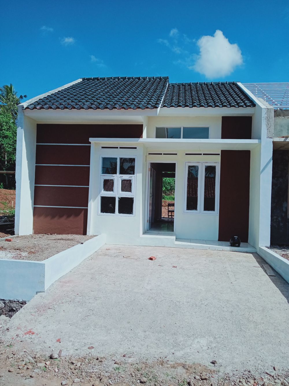 foto tampak rumah tipe 36/72 perumahan Bumi Sinar Dewasari