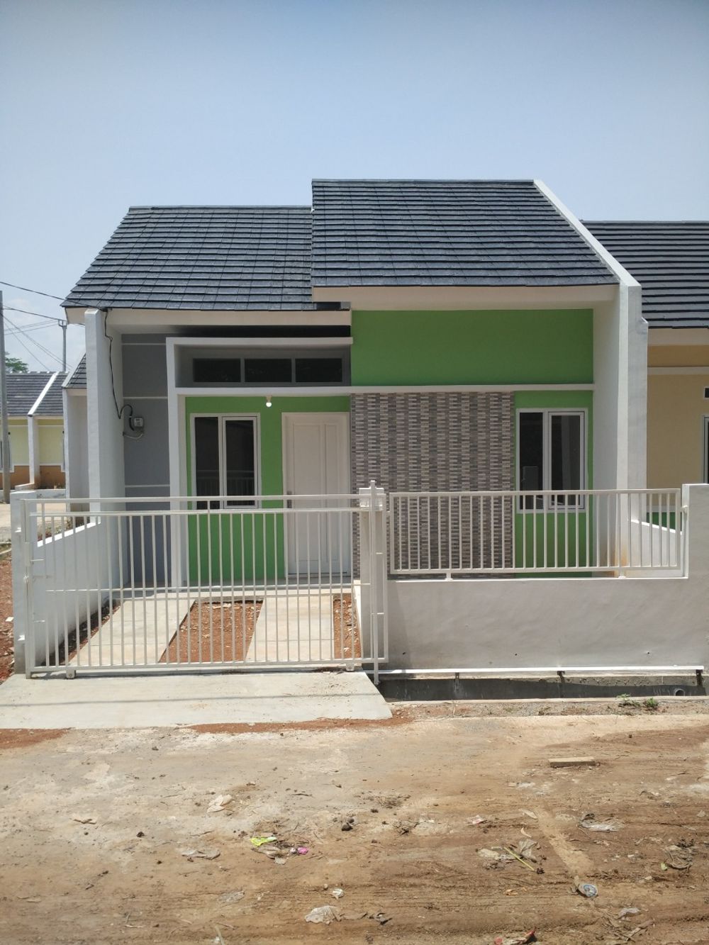 foto tampak rumah tipe KOMERSIL 38/90 perumahan Perumahan Grand Jaya Mulya