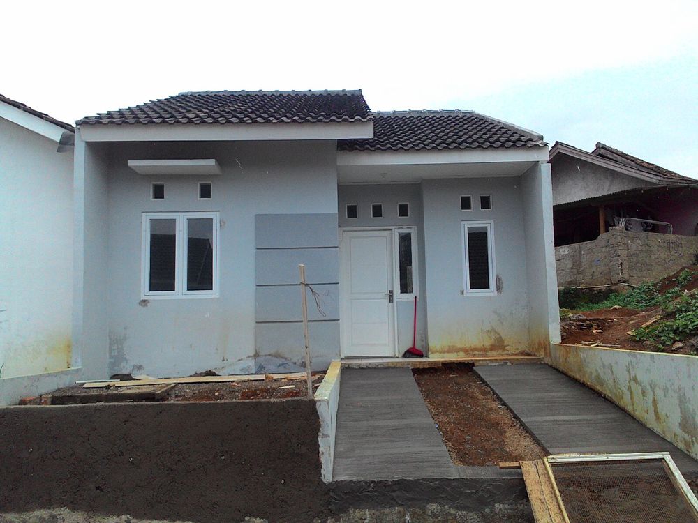 foto tampak rumah tipe 36/66 perumahan NAGRAK HILL
