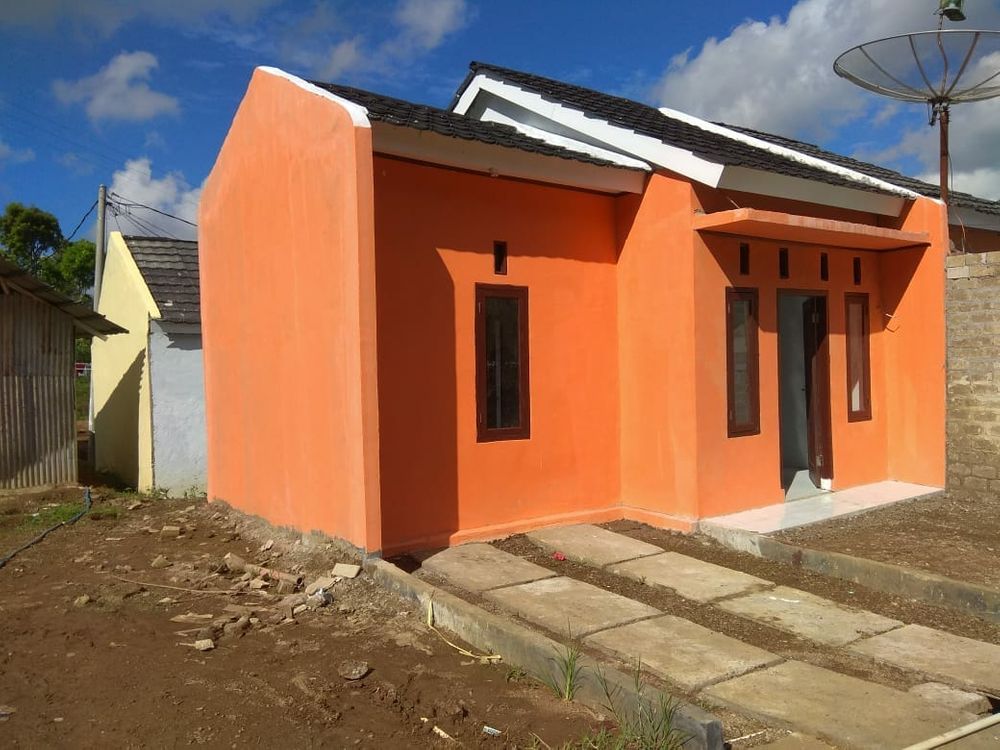 foto tampak rumah tipe 27/60 perumahan MAYANTI HILL