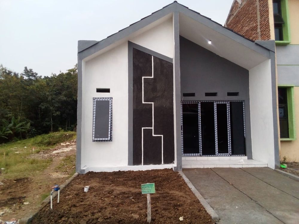 foto tampak rumah tipe 33 perumahan Villa Karangsari