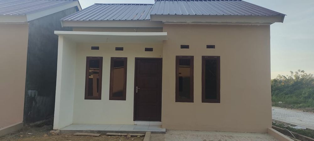 foto tampak rumah tipe 36 perumahan MAHARANI POASIA