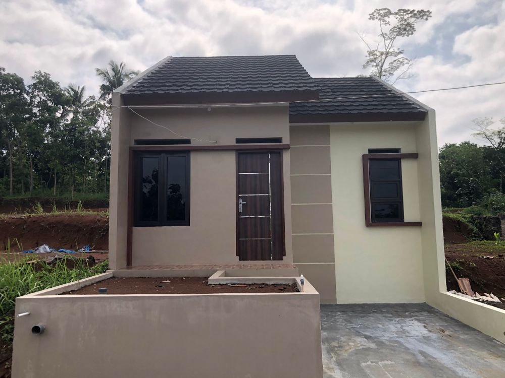 foto tampak rumah tipe 45/72 perumahan Vensya Land Situbatu