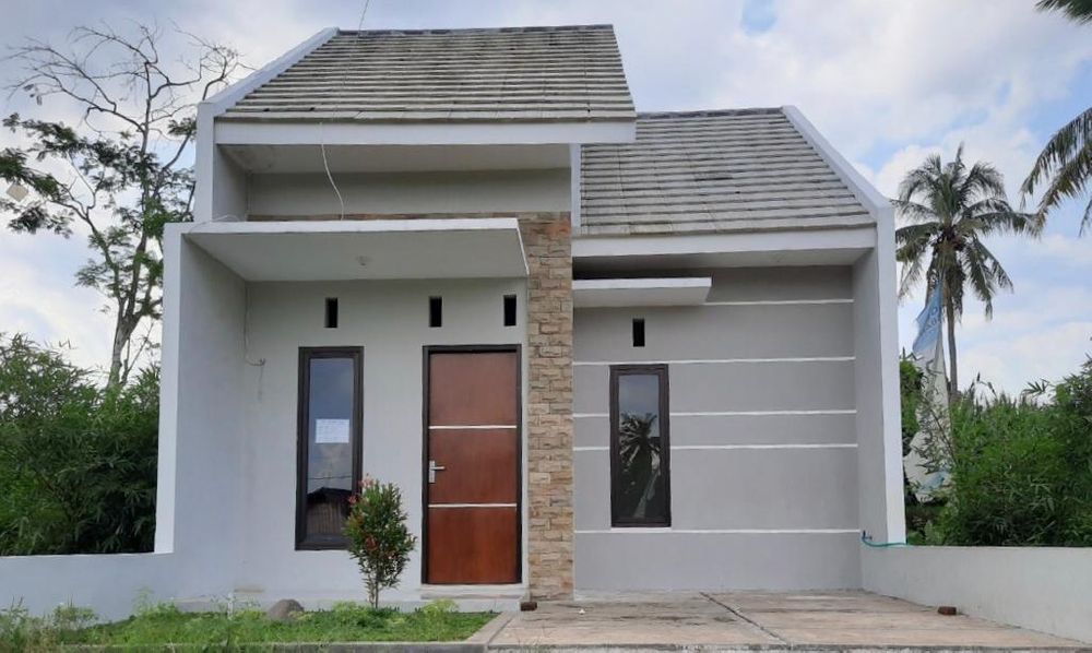 foto tampak rumah tipe A 42/78 perumahan GRIYA HASBANNA JEMBER