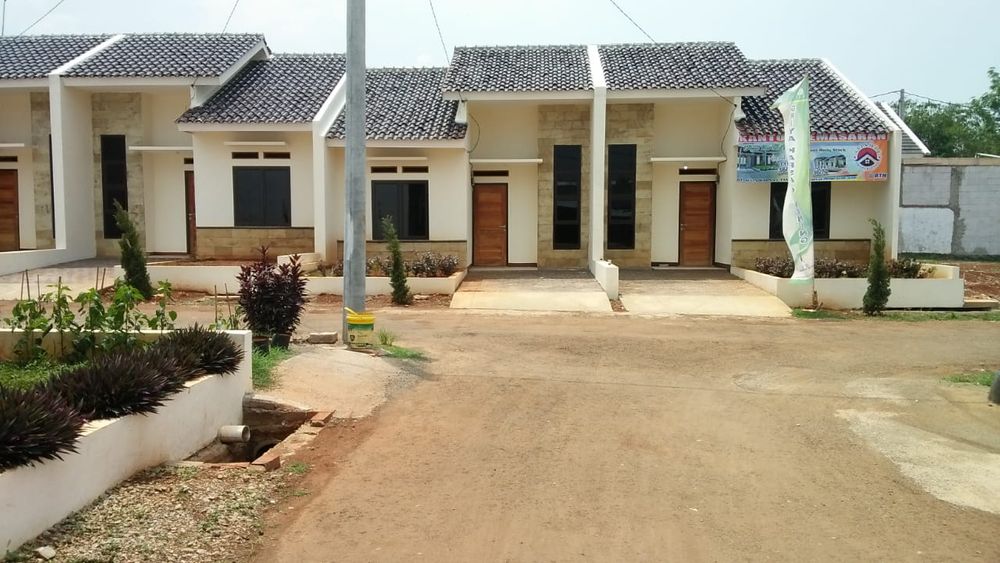 foto tampak rumah tipe 36/72 perumahan GRIYA KARSA CIBENING