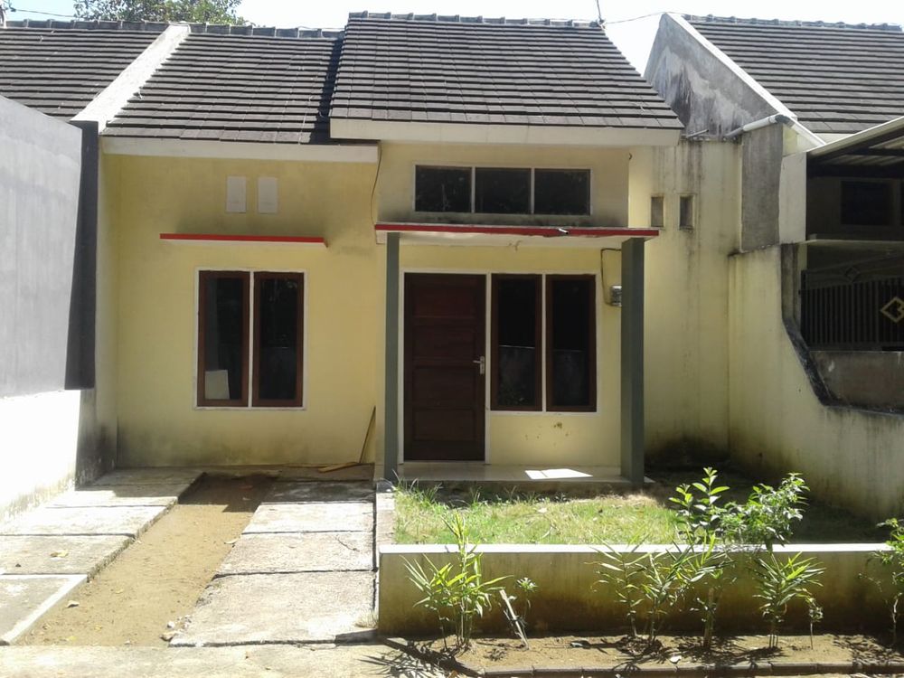 foto tampak rumah tipe 38/109 perumahan De Grand Land Turen