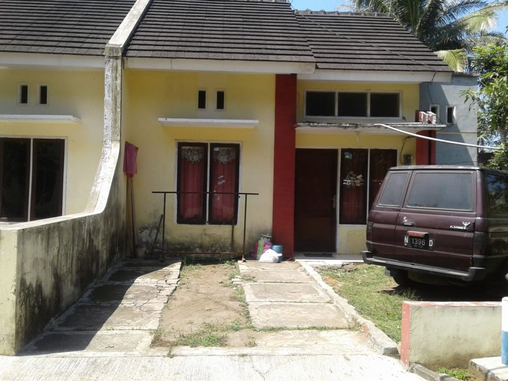 foto tampak rumah tipe 36/94 perumahan De Grand Land Turen