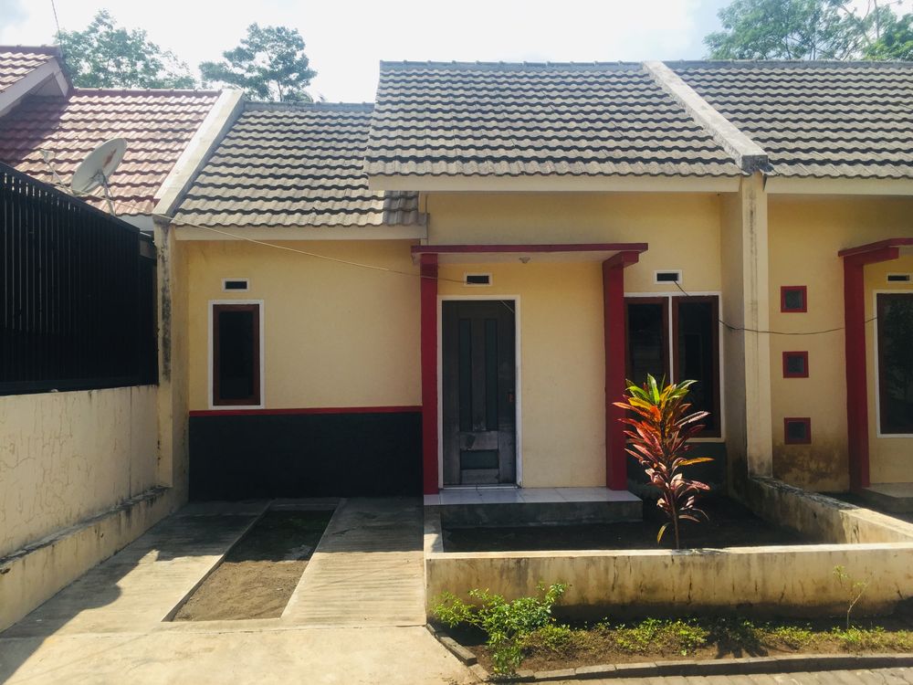 foto tampak rumah tipe 36/76 perumahan De Grand Land Turen