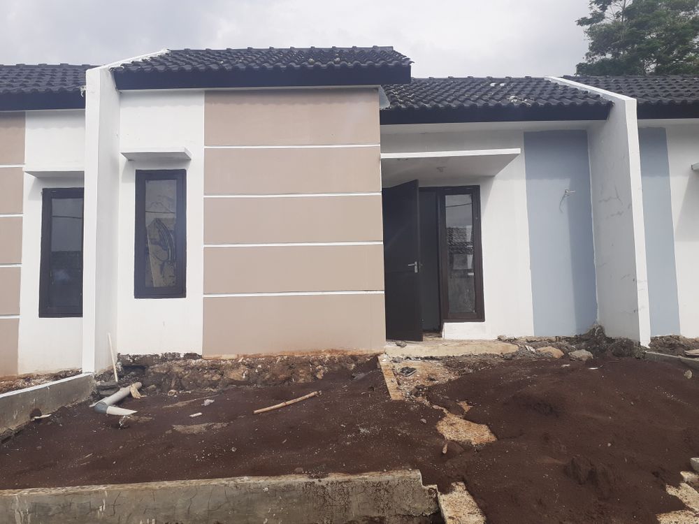foto tampak rumah tipe 22/60(4) perumahan Grand Cendana Residence
