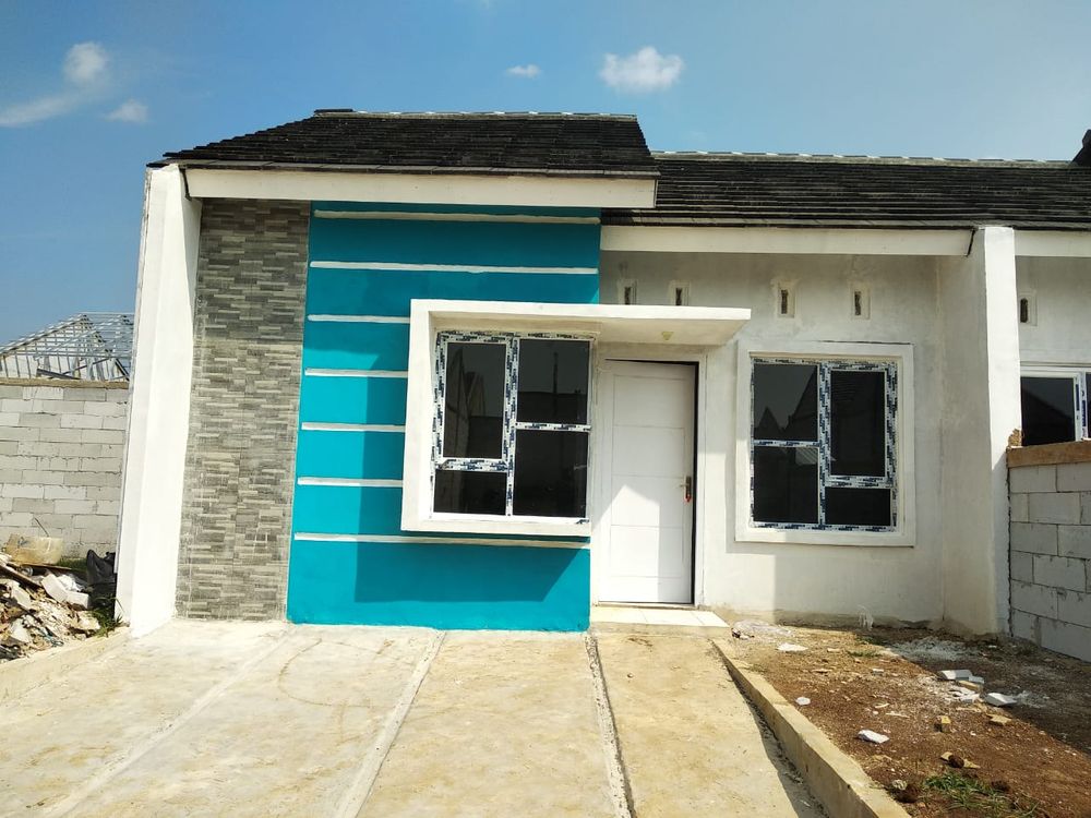 foto tampak rumah tipe lux exclusive perumahan GRIYA PARAKANSALAK ASRI