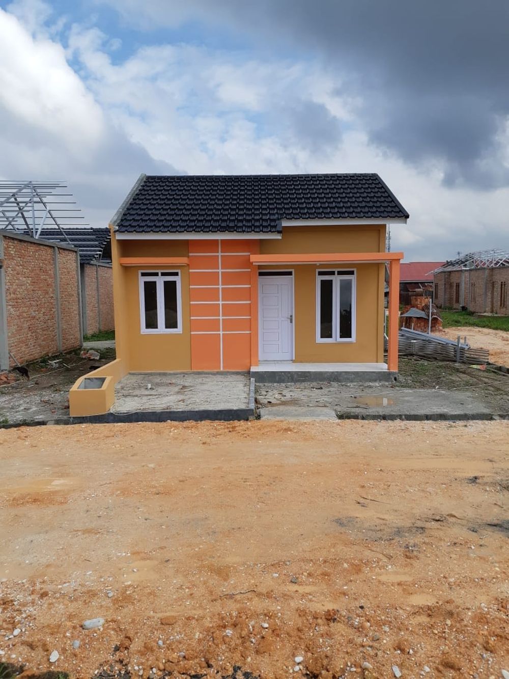 foto tampak rumah tipe RSH 36/108 SUBSIDI perumahan Az zahra 2