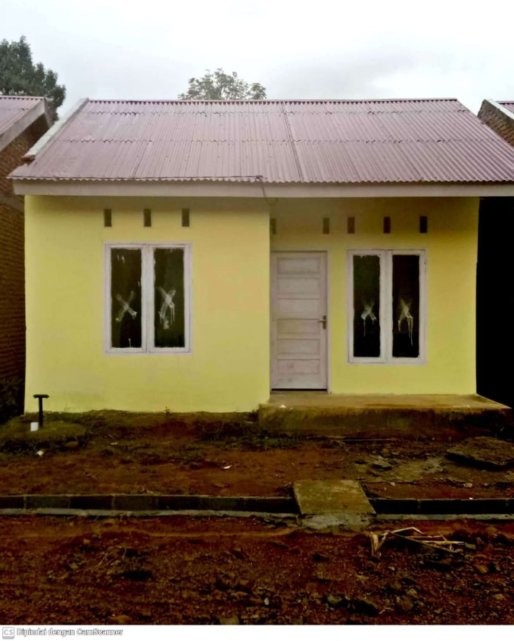 foto tampak rumah tipe RHS 36 perumahan KANDIS ASRI