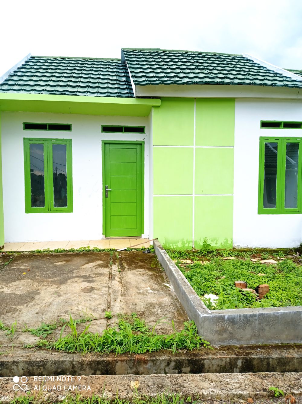 foto tampak rumah tipe 36/72 perumahan GRIYA BUNGA MAYANG 2