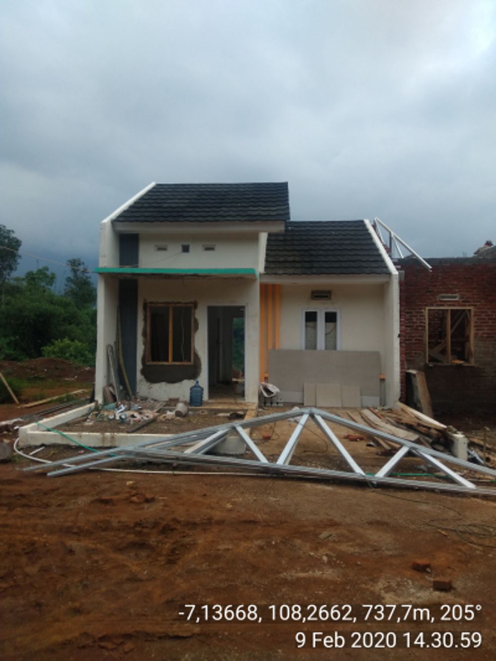 foto tampak rumah tipe 36/72 perumahan PANJALU INDAH RESIDENCE