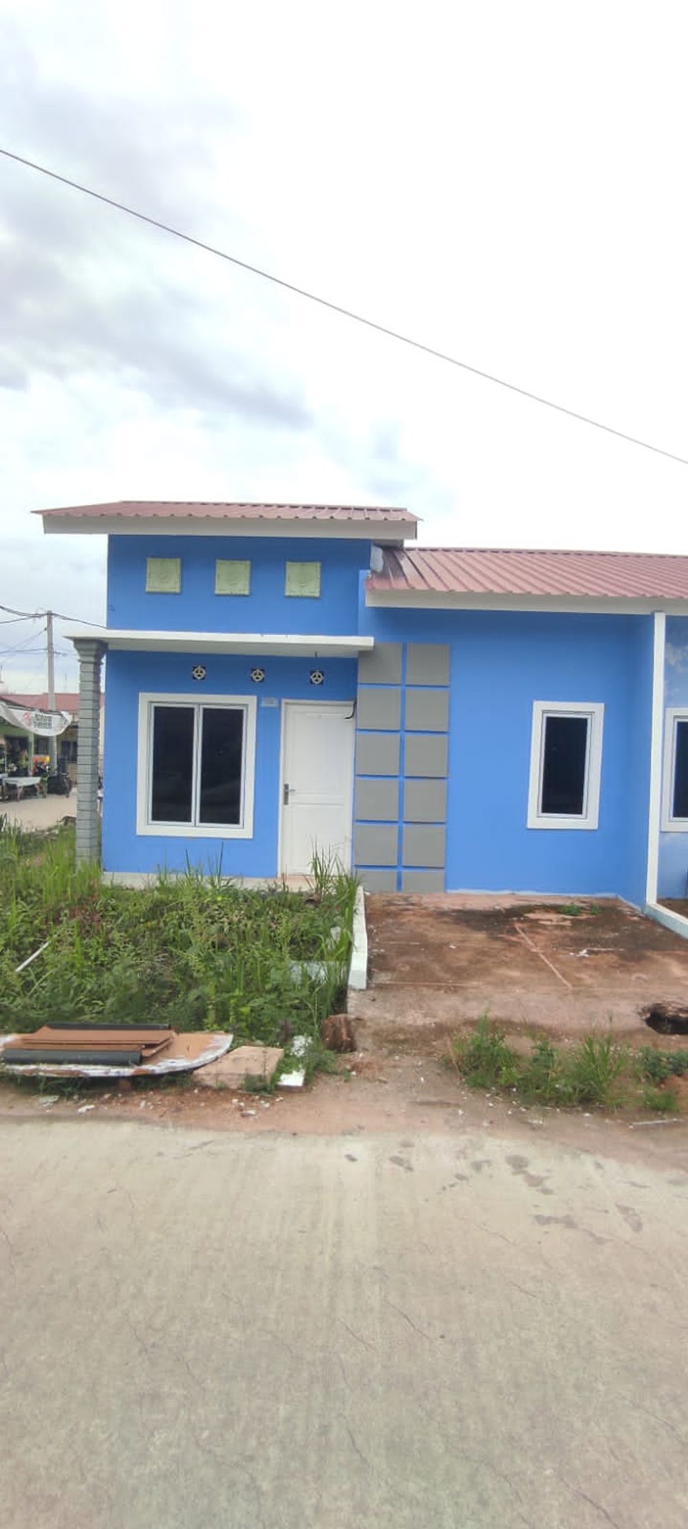 foto tampak rumah tipe 36/72 perumahan Taman Harapan Indah