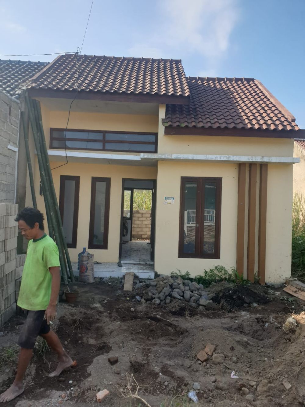 foto tampak rumah tipe 36/60 perumahan VILLA KERTOSARI