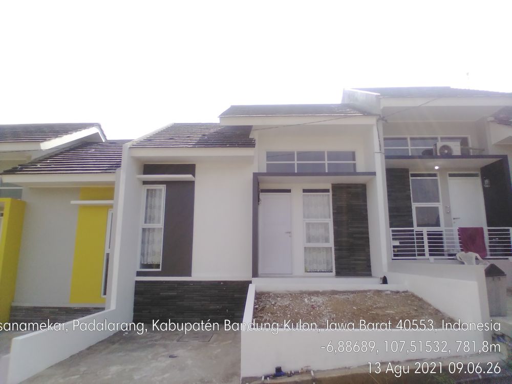 foto tampak rumah tipe 38/72 perumahan Buana Flamingo Hill Regency